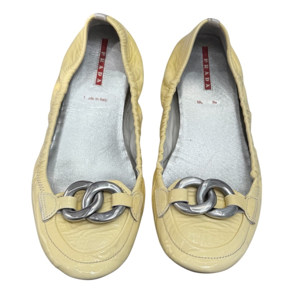 PRADA PALE YELLOW PATENT LEATHER BALLET FLATS W SILVER CHAIN & ELASTIC HEEL